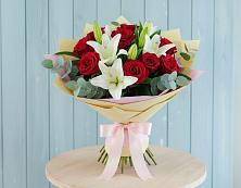 Букет цветов из:  Лилии и Розы в Краасномайский