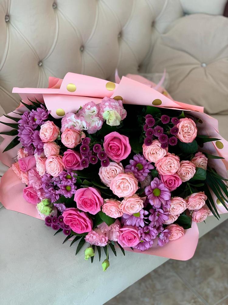 Букет цветов из: Хризантемы, Розы и Лизиантусы в Краасномайский