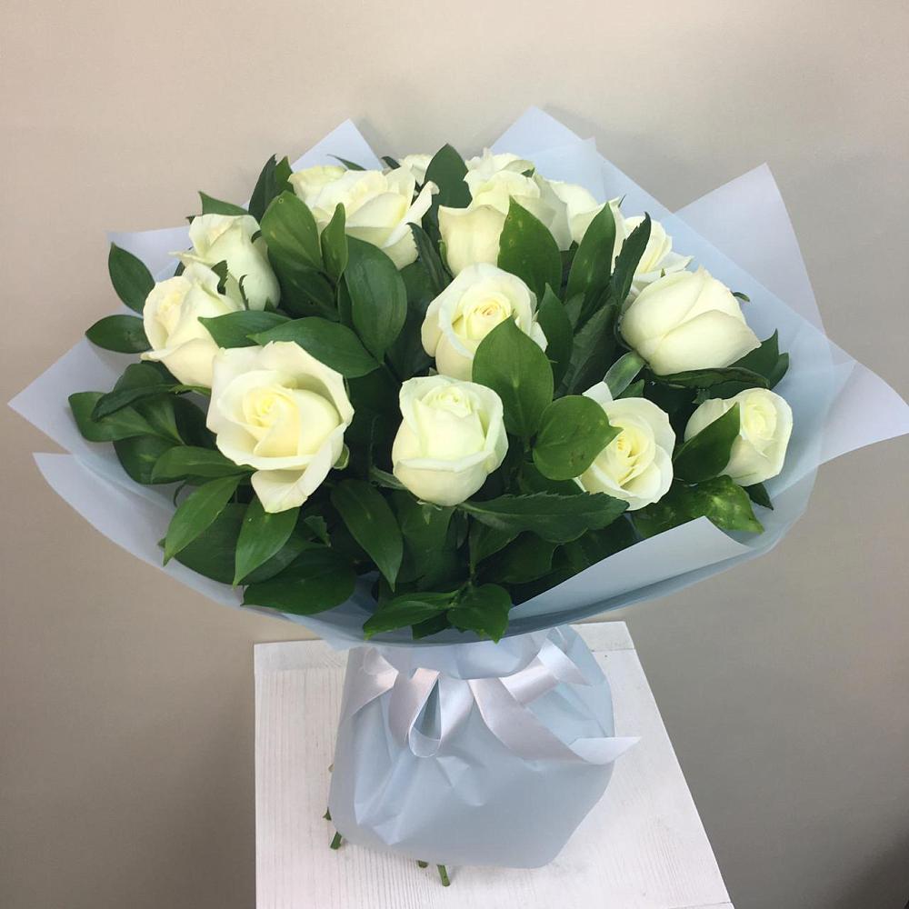 Букет 15 Белых роз Проуд в Краасномайский