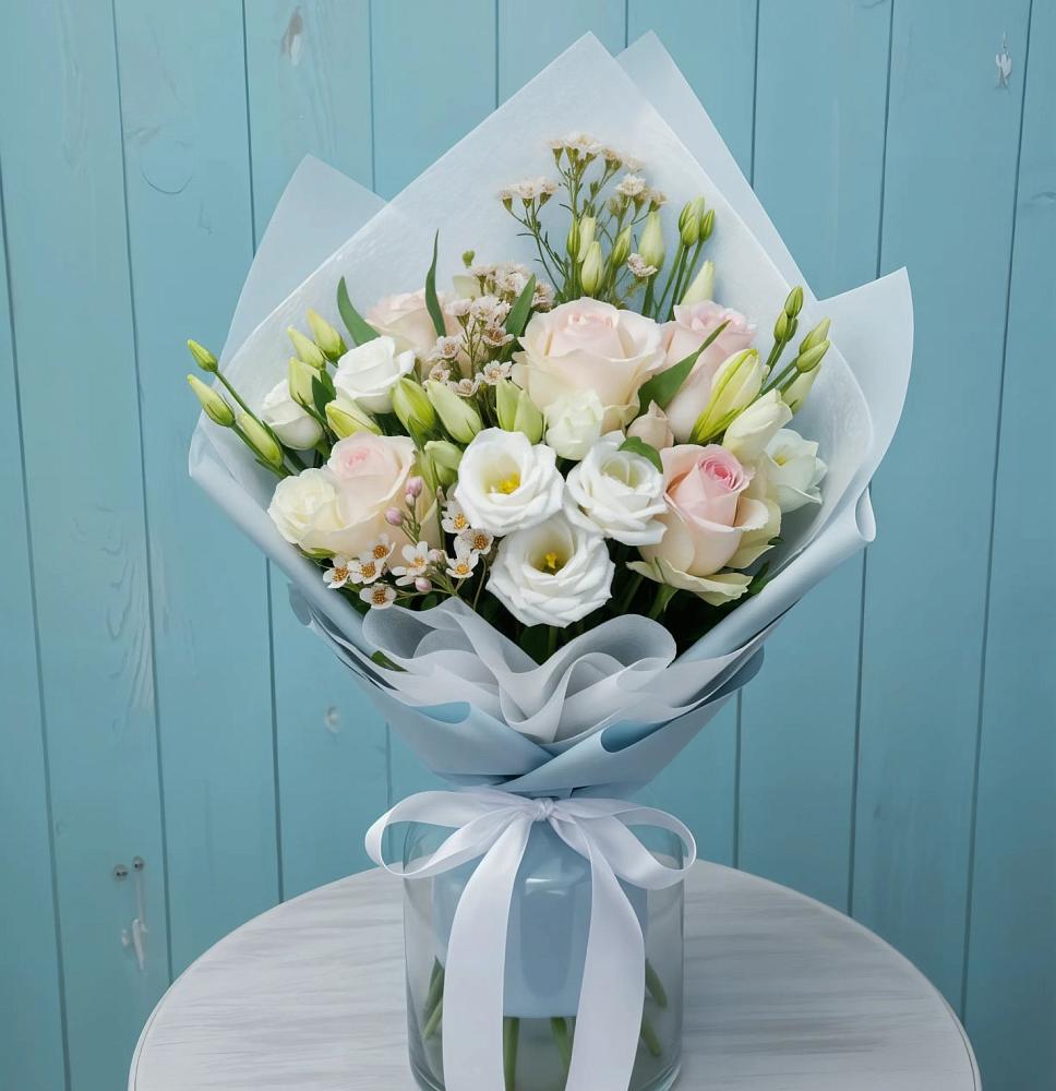 Букет цветов из: Розы и Лизиантусы в Краасномайский