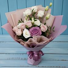 Букет цветов из:  Розы и Лизиантусы в Краасномайский