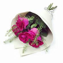 Букет цветов из:  Розы в Краасномайский