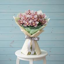 Букет цветов из:  Орхидеи и Розы в Краасномайский