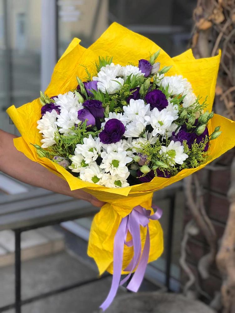 Букет цветов из: Ирисы, Хризантемы и Ромашки в Краасномайский