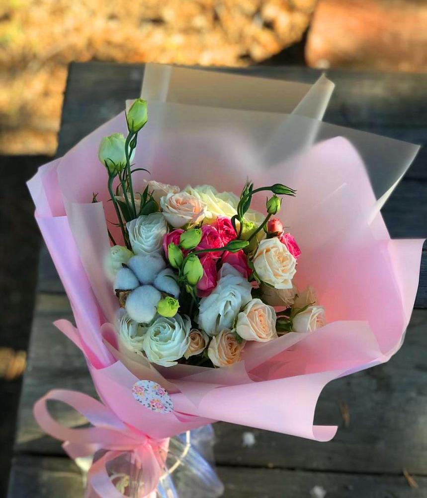 Букет цветов из: Розы и Лизиантусы в Краасномайский