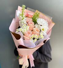 Букет цветов из:  Хризантемы и Розы в Краасномайский