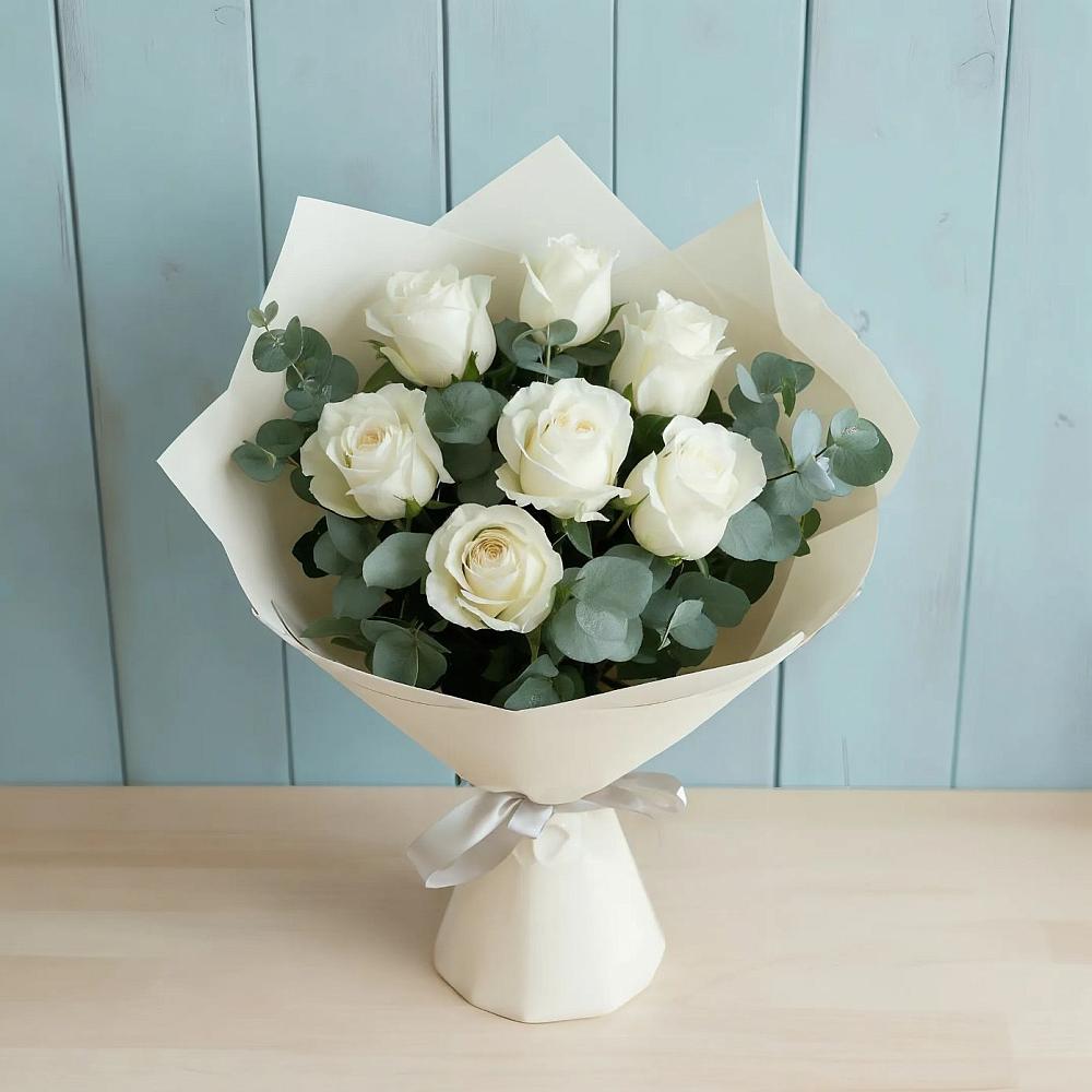 Букет Белые розы в Эвкалипте в Краасномайский