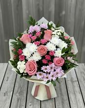 Букет цветов из:  Альстромерии, Гвоздики, Розы и Хризантемы в Краасномайский