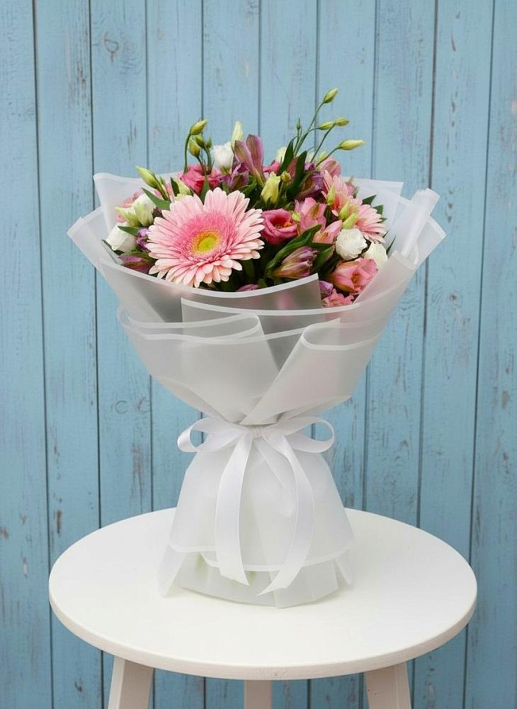 Букет цветов из: Герберы, Альстромерии и Лизиантусы в Краасномайский