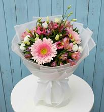 Букет цветов из:  Герберы, Альстромерии и Лизиантусы в Краасномайский