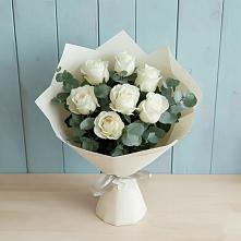 Букет Белые розы в Эвкалипте в Краасномайский