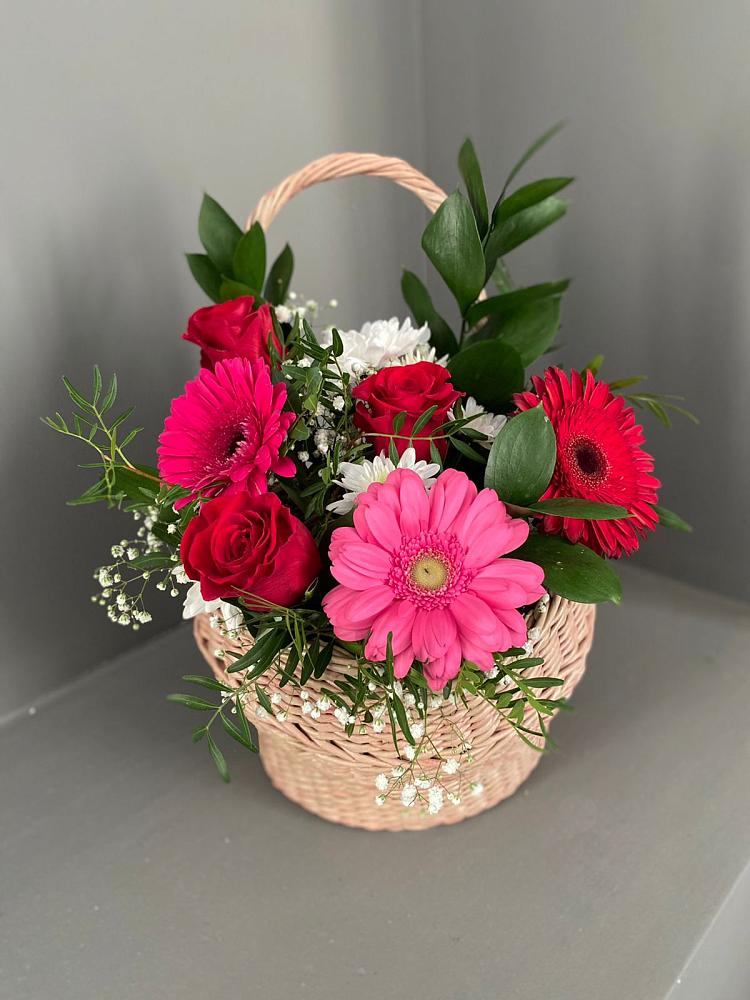 Цветочная композиция из Розы, Хризантемы и Герберы в корзине в Краасномайский