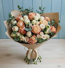 Букет цветов из:  Альстромерии и Розы в Краасномайский