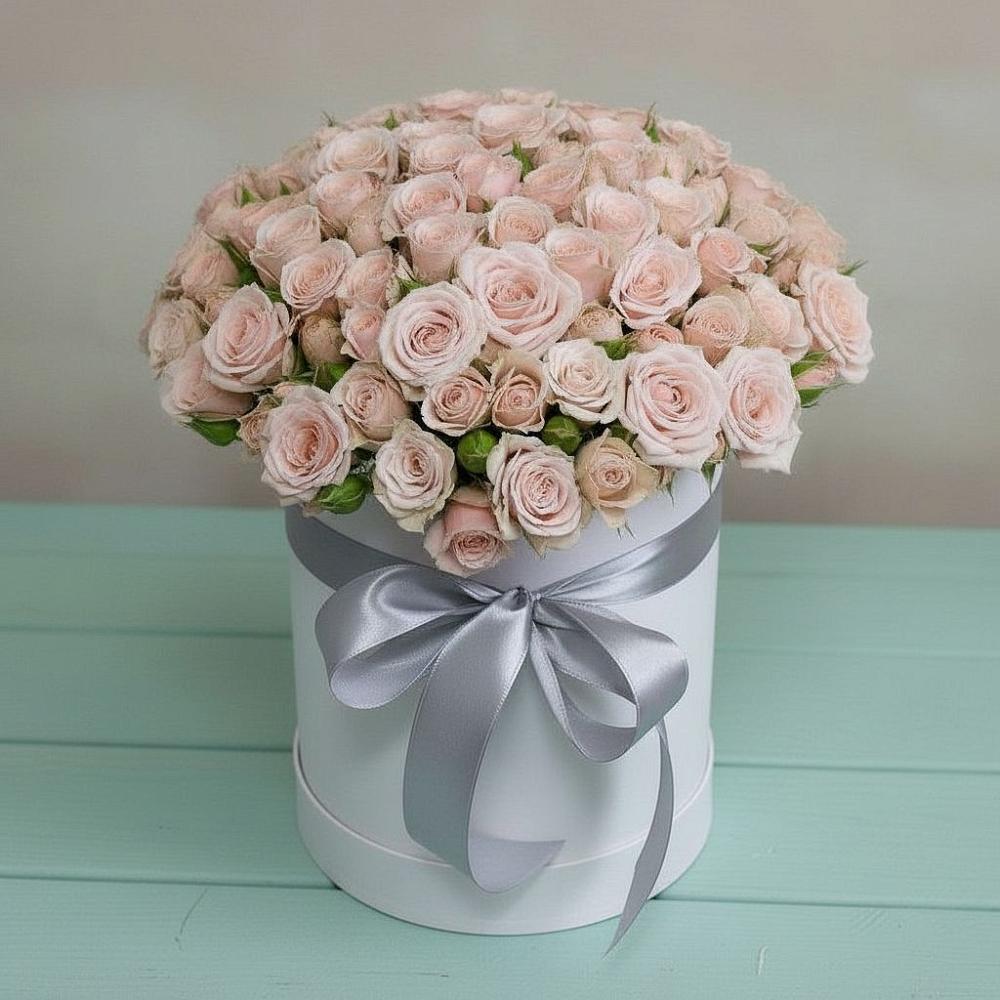 Цветочная композиция из Розы в шляпной коробке в Краасномайский